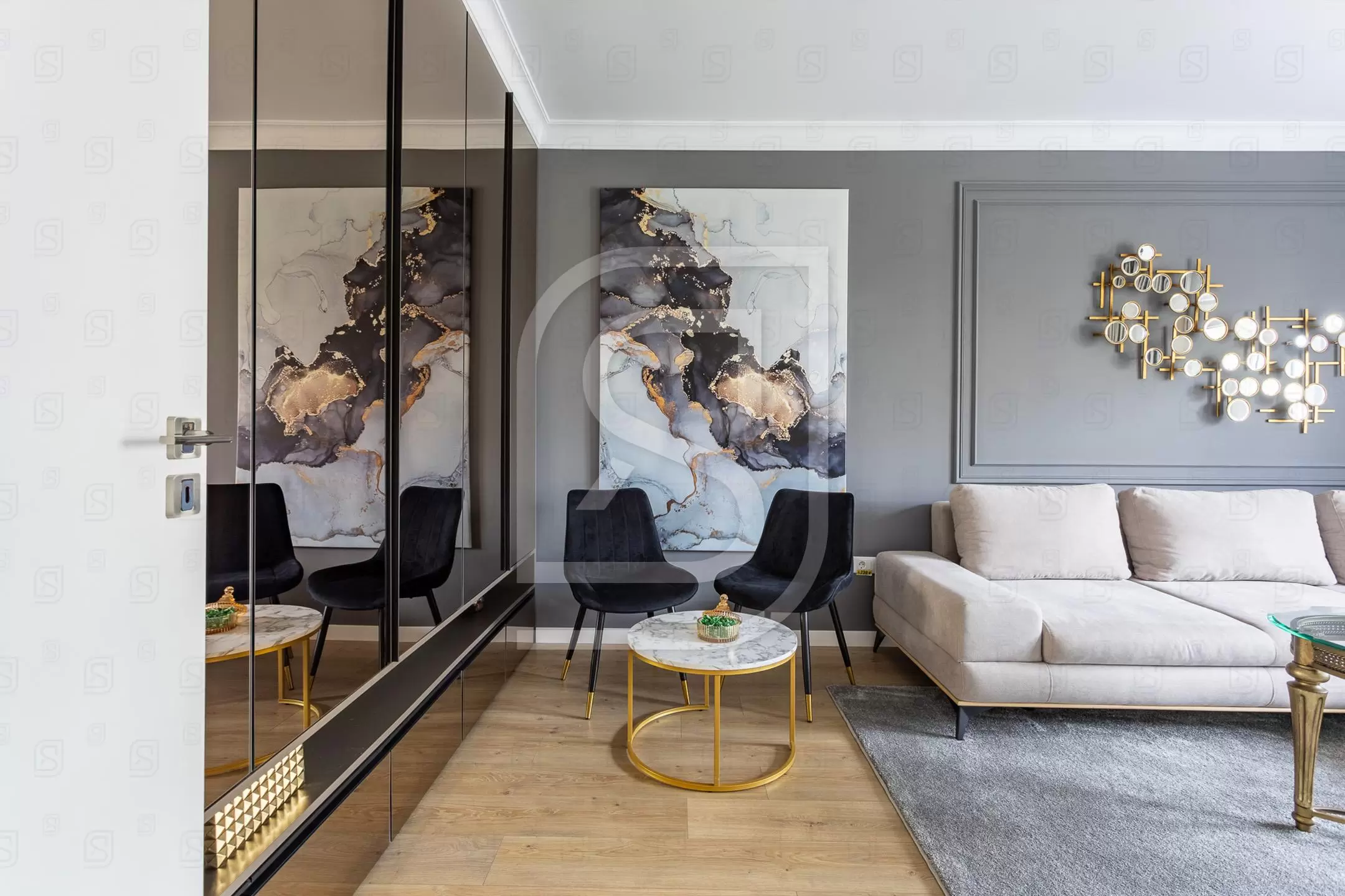 Apartament 4 camere Confort Urban Evolution – living elegant, spatios, cu design modern si finisaje premium.